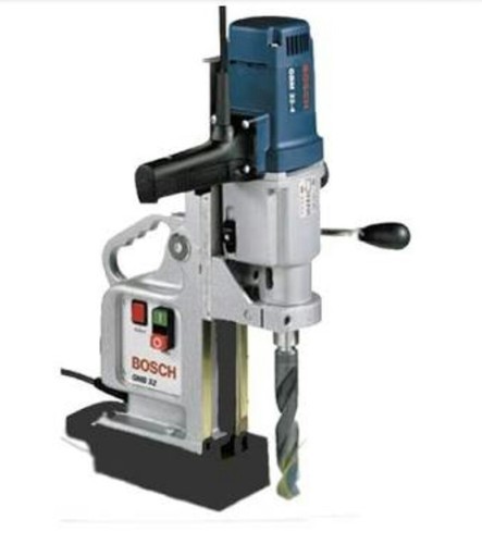 Bosch Professional — Support de perçage magnétique Bosch GMB 32 Professional Maintien élevé pour un travail sûr. Vendu sans la perceuse. Ref perceuse (0601130203)
