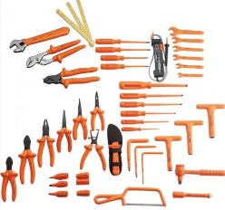 FACOM — Sélection de 42 outils isolés 1 000 V livrée en valise en cuir BV.5A